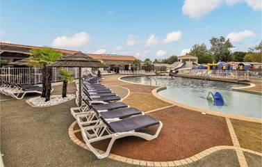 Camping pour 4 personnes, avec piscine et jardin à Talmont-Saint-Hilaire