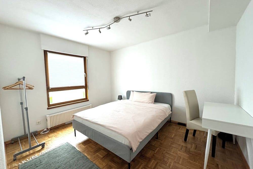 Ganze Wohnung, H&H Home-Quite and cozy central apartment near Park in Sindelfingen in Sindelfingen, Landkreis Böblingen