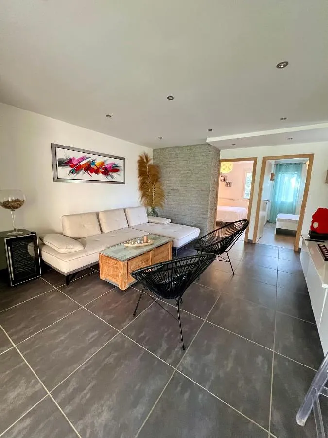 Appartement de vacances pour 4 personnes, avec piscine et jardin - 1