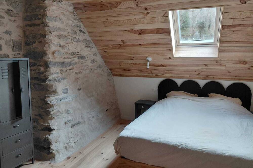Large mountain house for 12, comfort, peace & nature in Urdos, Béarn