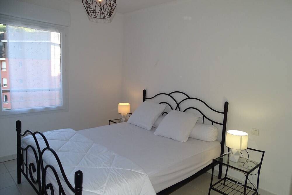 Appartement entier, Appartement pour 5 pers, piscine, internet, proche plage et commerces à pied in Agay, Saint-Raphaël