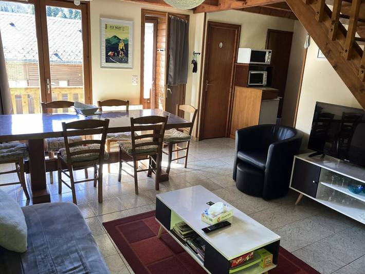 Gîte pour 6 personnes, avec jardin à Laveissière - 2