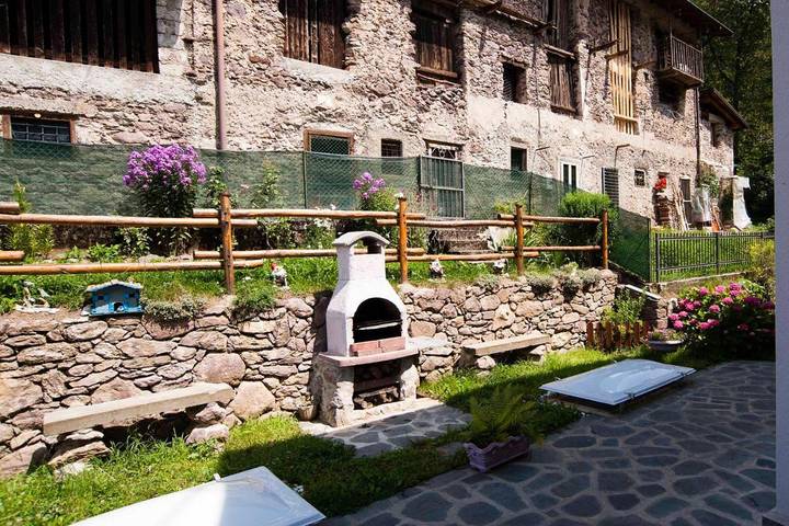 Location de vacances pour 2 personnes, avec jardin et balcon à Roncobello - 2