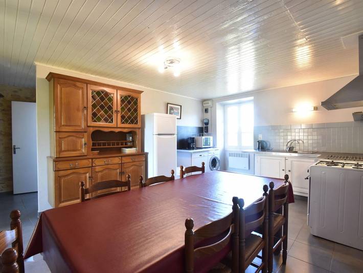 Cozy Holiday Home in Besse with Swimming Pool in Besse, Périgord Noir