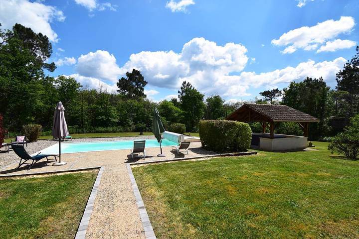 Location de vacances pour 5 personnes, avec piscine et jacuzzi à Blanquefort-sur-Briolance - 4