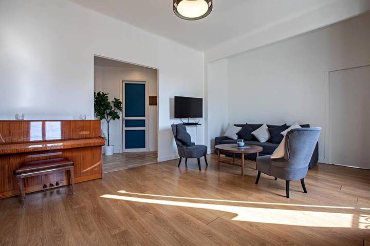 Gîte pour 7 personnes, avec vue et terrasse dans Office De Tourisme Et Des Congres De Marseille - 4