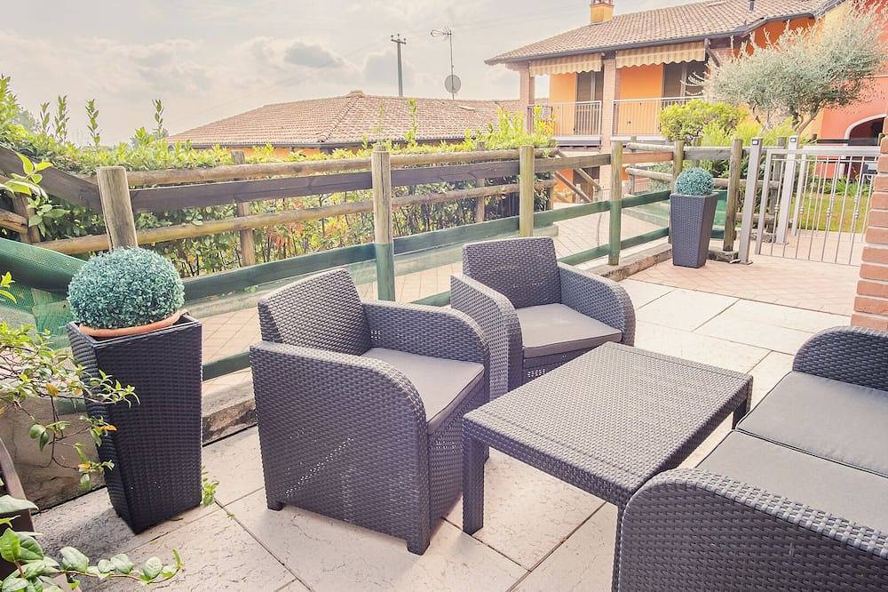 Ganze Wohnung, La Terrazza sul Lago in Polpenazze del Garda, Gardasee-Berge