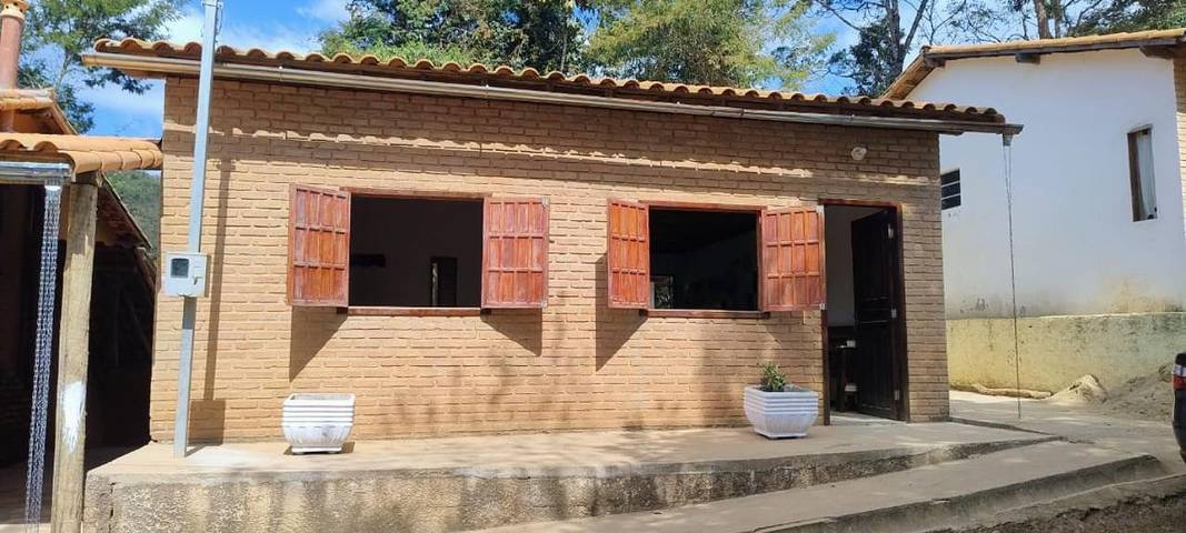 Casas e apartamentos de temporada para 5 pessoas, com balcão em Lima Duarte