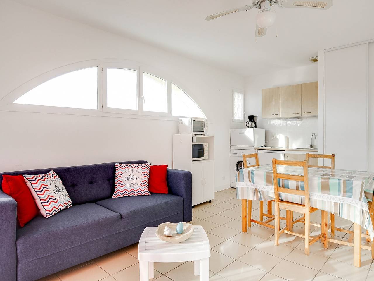 Appartement entier, Bel appartement T3 à 50m de la plage, balcon, parking, pour 4 in Biscarrosse Plage, Biscarrosse