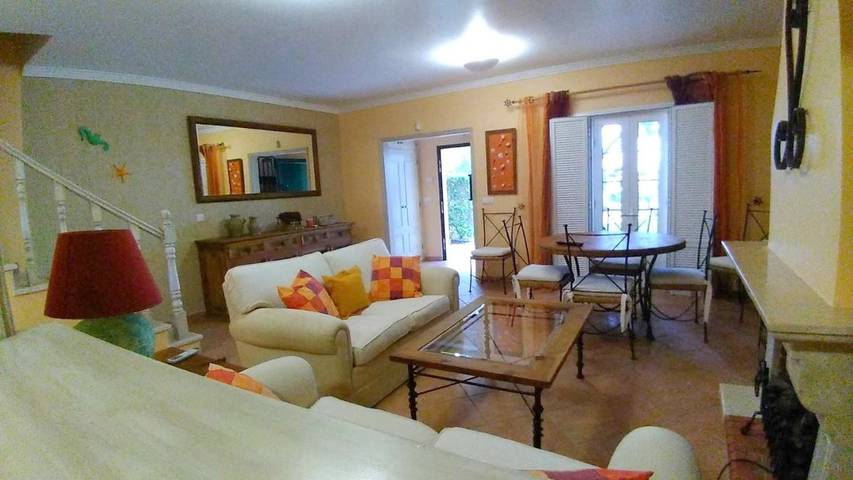 Casa de férias para 6 pessoas, com jardim e vista em Castro Marim