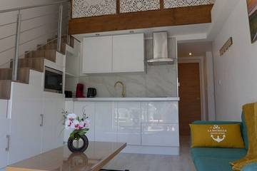 Gîte pour 4 personnes, avec jardin et terrasse à L'Houmeau