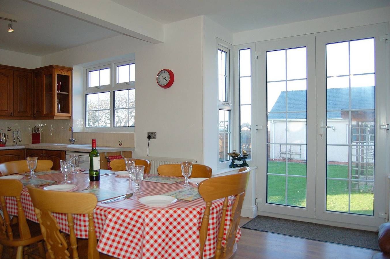 Angorfa Family Holiday Home With Games Room in Tywyn, Snowdonia