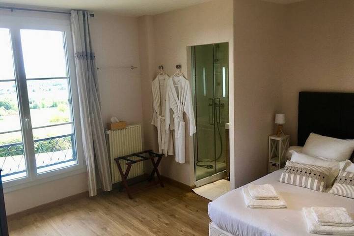 Location de vacances pour 12 personnes, avec jardin à Saint-Séverin - 3