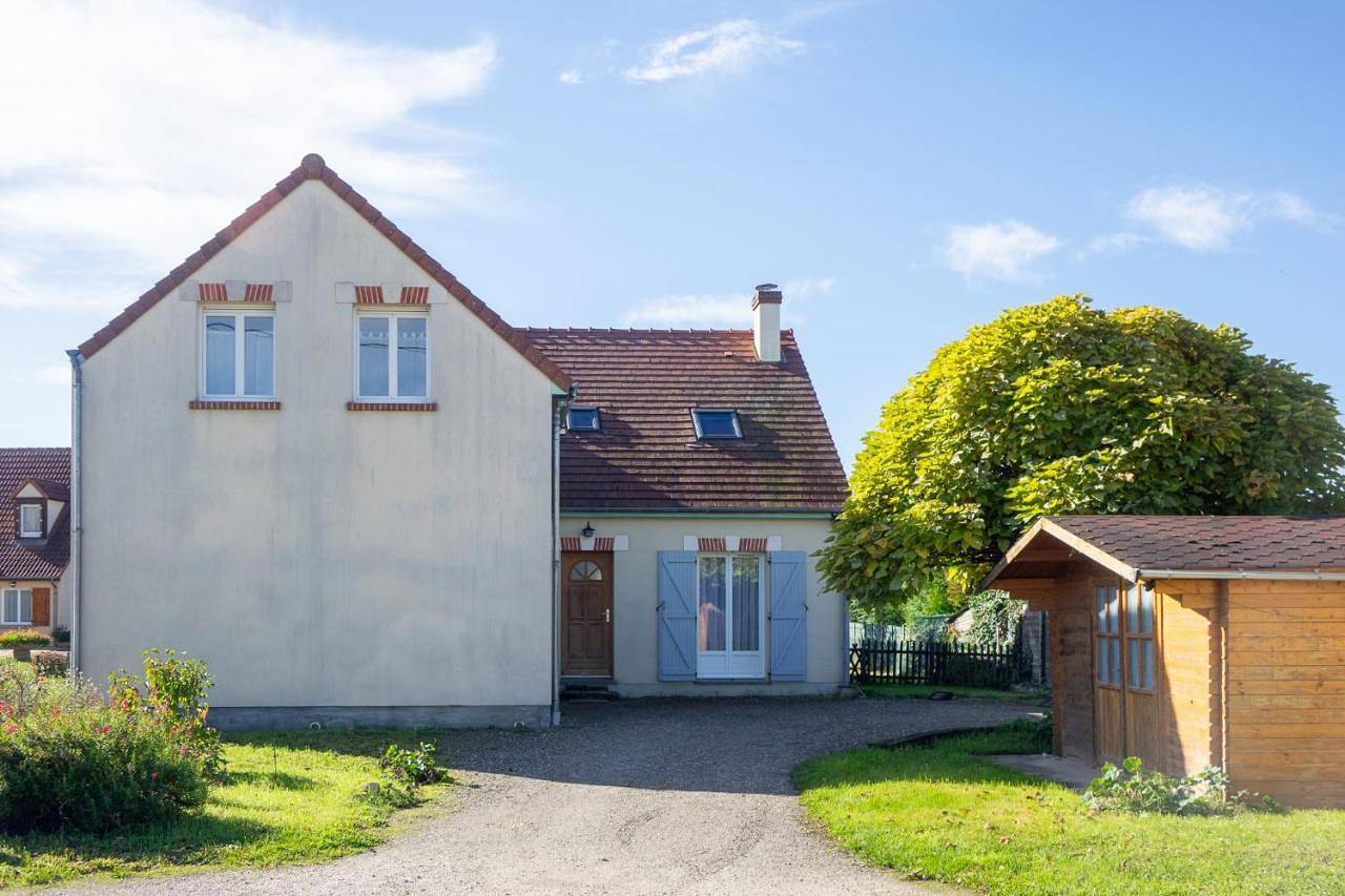 La Sandillonnaise - Maison Classée 3 étoiles climatisée - 5 chambres à seulement 15 minutes d'Orléans et 20 mn de la Ferté St Aubin et de Châteauneuf sur Loire in Sandillon, Sologne