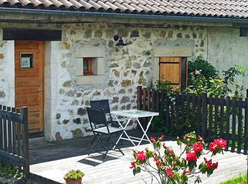 Gîte pour 4 personnes, avec jardin et terrasse en Haute-Loire