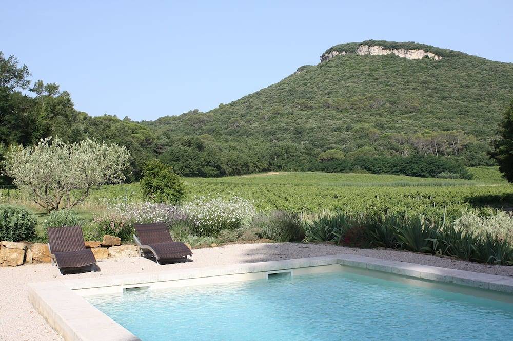 Charmantes Bauernhaus am Rande des Flusses mit privatem Pool auf 7000 m2 in La Roque-sur-Cèze, Nimes und Umgebung