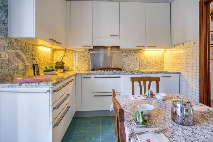 Appartamento intero, Guesthost - Perugia Comfy Apartment w/ Balcony in Perugia, Perugia e dintorni