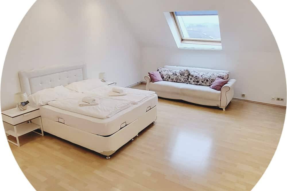 Apartamento entero, A Greek kingdom with fine food in Stockerau, Korneuburg