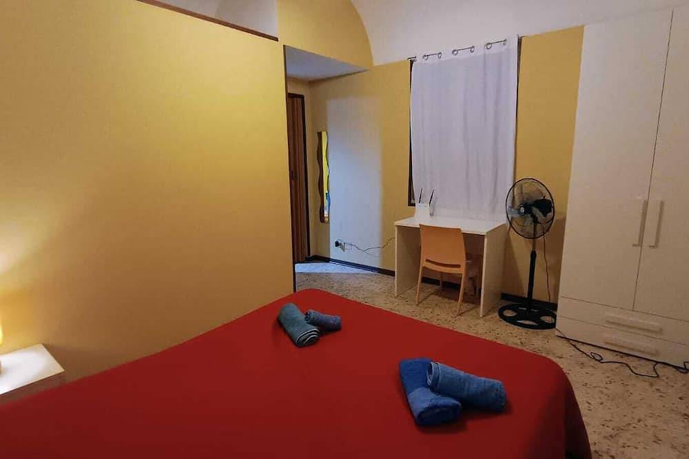 Apartment In Trapani Centre With Courtyard A 800 Mt From The Sea With Wi-Fi in Trapani, Trapani Province