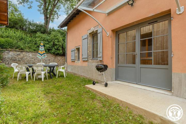 Gîte pour 8 personnes, avec Jardin et Vue