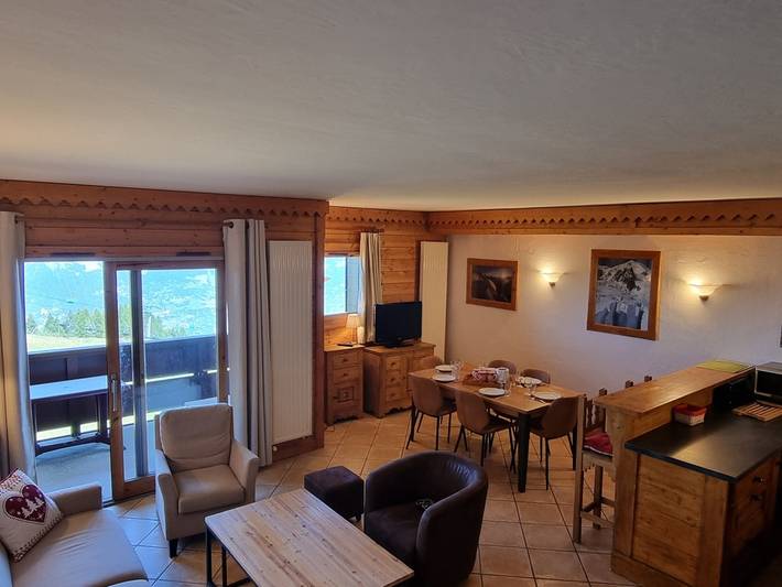 Appartement de vacances pour 8 personnes, avec Balcon et Jacuzzi ainsi que Terrasse et Piscine