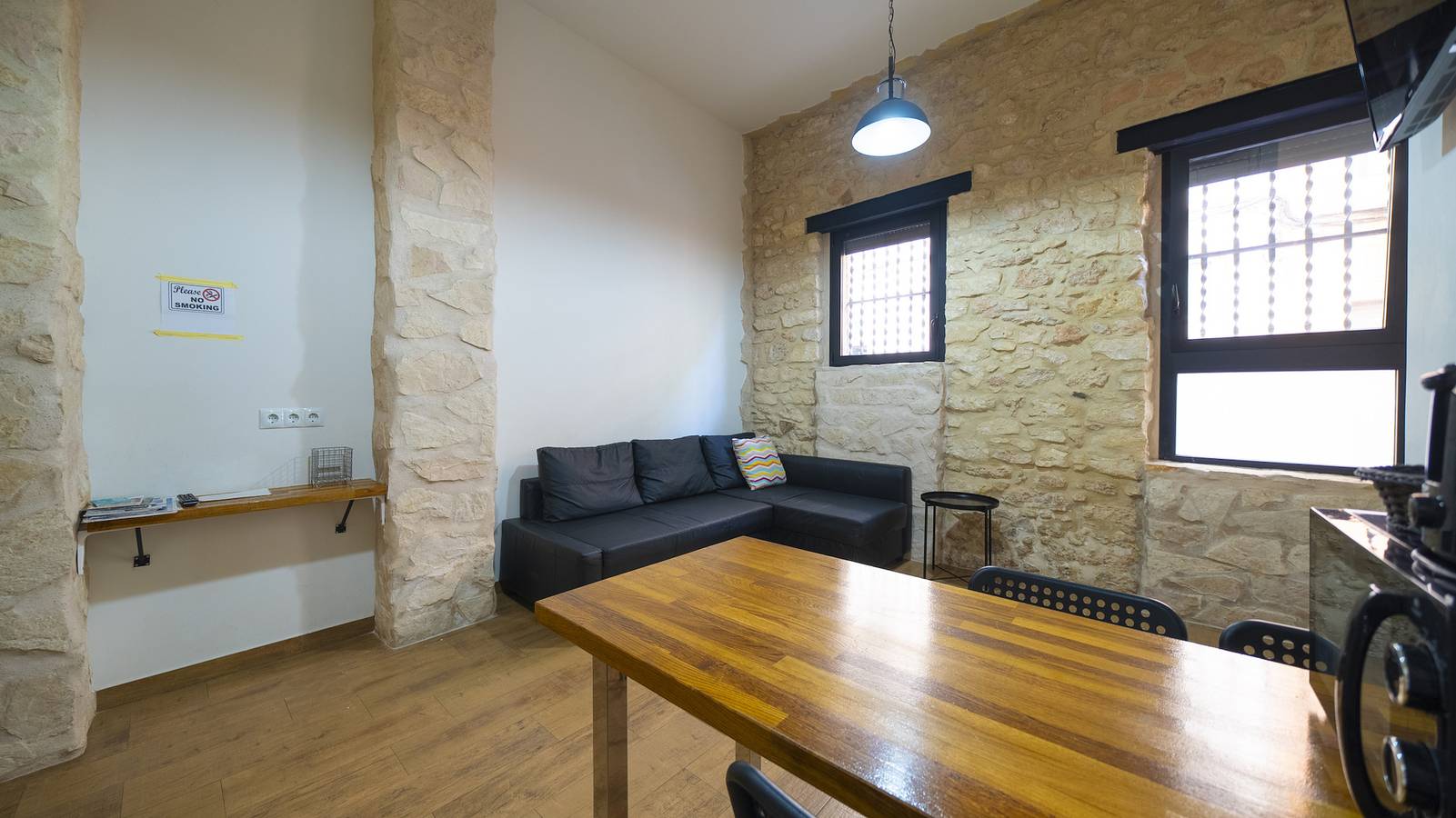 Entire apartment, Holiday apartment for 6 people with terrace in El Barrio, Alicante