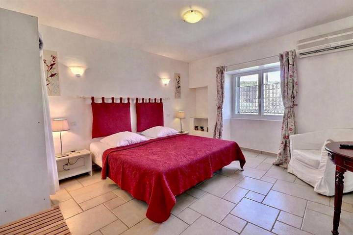 Chambre d’hôte pour 6 personnes, avec jardin et vue, animaux acceptés à Vagnas - 4