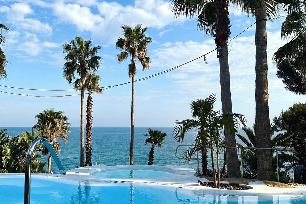 Villa First Line Of Sea, with Private Garden of 8000m². Beach access at 3 min. in Mataró, Costa del Maresme