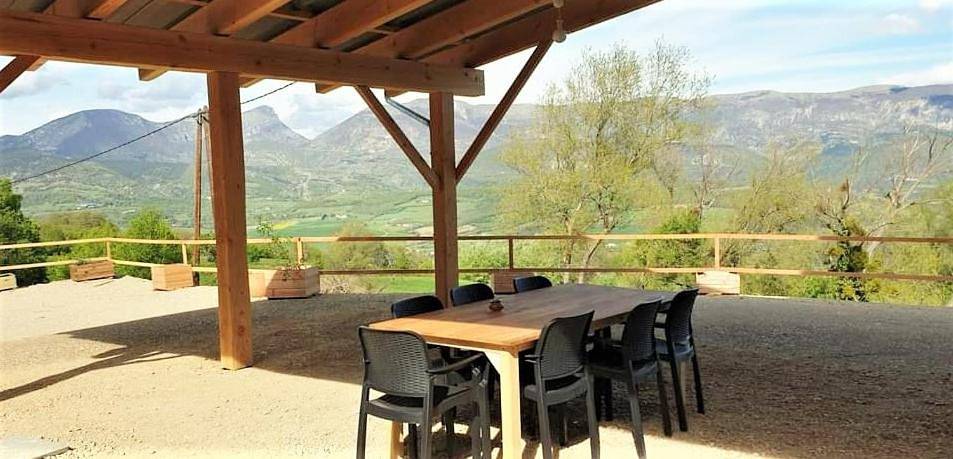 Location de vacances pour 12 personnes, avec vue ainsi que terrasse et jardin à Bourdeaux - 4