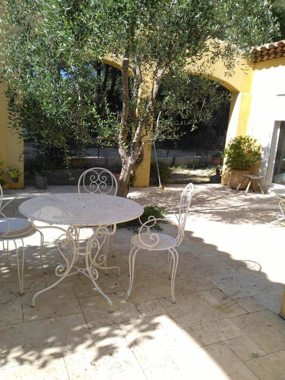 Chambres de la Terre Blanche in Sanary-sur-Mer, Côte méditerranéenne (France)