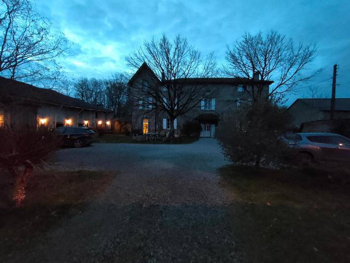 Chambre d’hôte pour 2 personnes, avec Balcon et Terrasse ainsi que Jardin et Vue