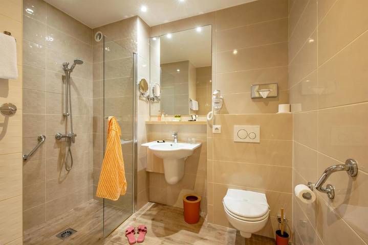 Hôtel pour 2 personnes, avec vue et balcon dans Plage De La Croisette Sainte Maxime - 2