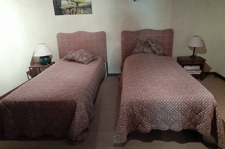 Location de vacances pour 10 personnes, avec jardin à Pardailhan - 4