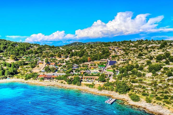 Villa for 8 people, with terrace in Tisno