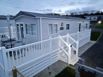Lodge for 8 People in Newquay, Cornwall, Photo 1
