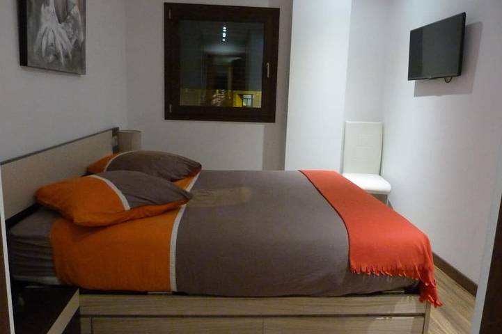 Ganze Wohnung, New nice apartment with private garage, 400m from Funicamp in Encamp in Grandvalira