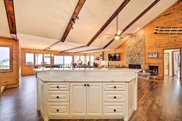 Vacation rental for 11 people, with terrace in Beech Mountain