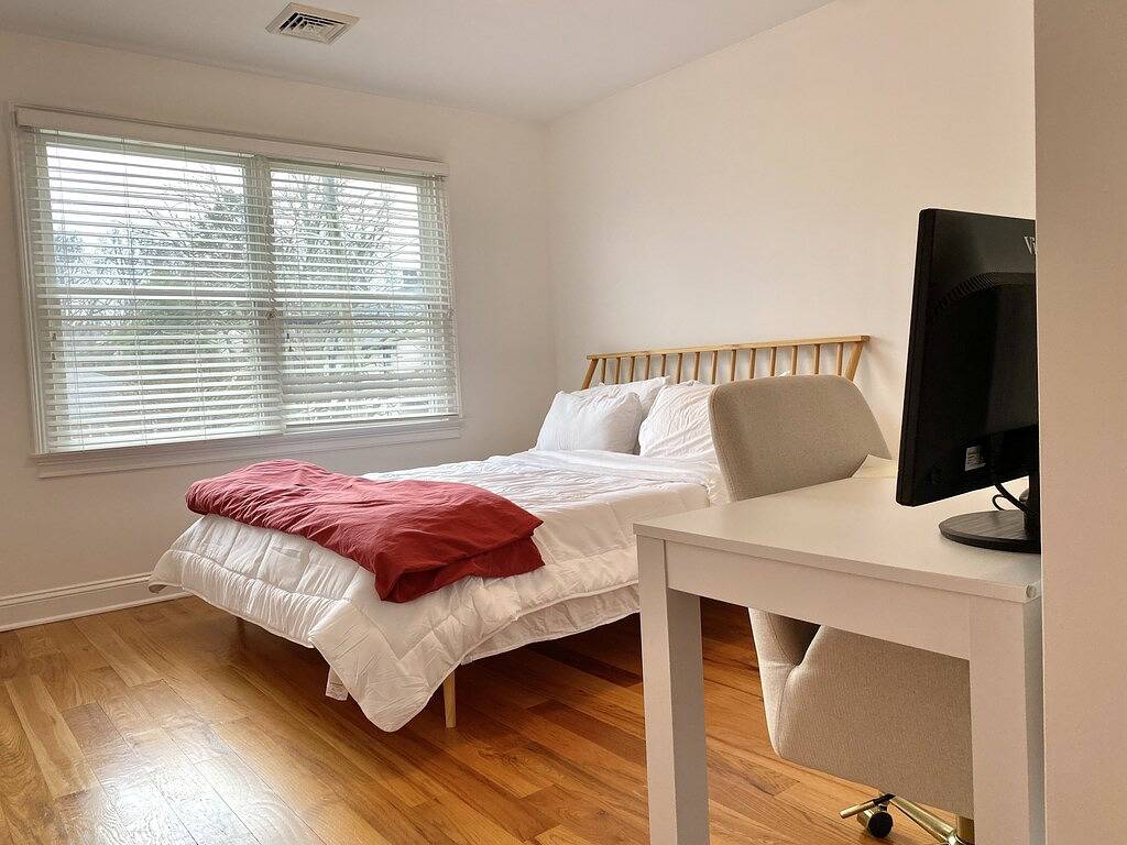 Renovated house minutes from beach, boardwalk, and shopping in Long Branch, Monmouth County