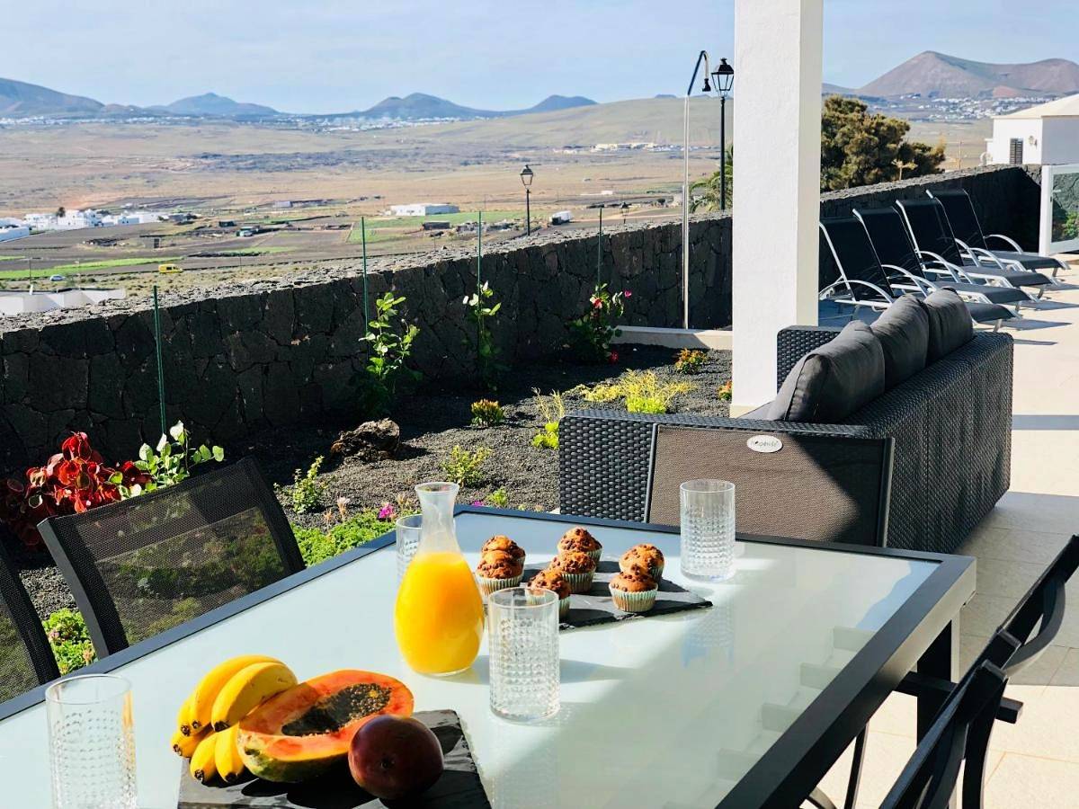 Three-Bedroom Villa in Nazaret, Teguise
