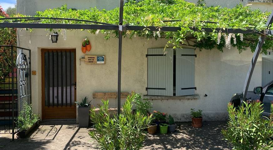 Gîte pour 4 personnes, avec jardin à Villemagne-l'Argentière