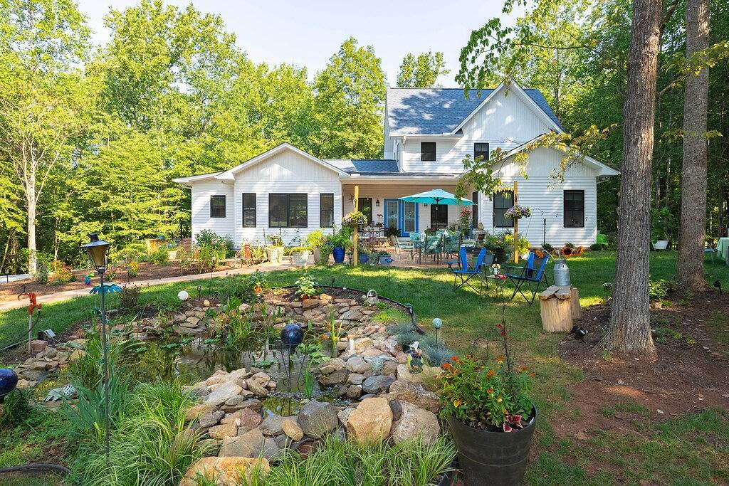 Charming Charlottesville Apt w/ Outdoor Space! in Albemarle County