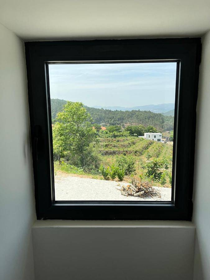 Location de vacances pour 6 personnes, avec vue ainsi que terrasse et jardin, animaux acceptés à Ribeira de Pena - 2