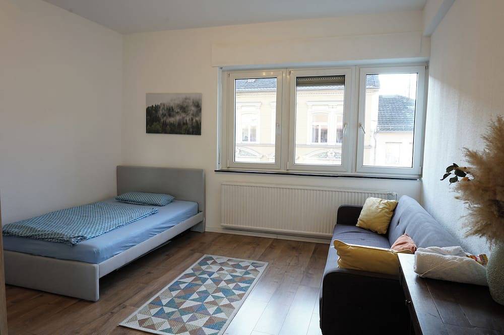 Entire apartment, Frische Renovierte 3-zimmer-wohnung / 10min vom Ice in Siegburg, Rhein-Sieg-Kreis