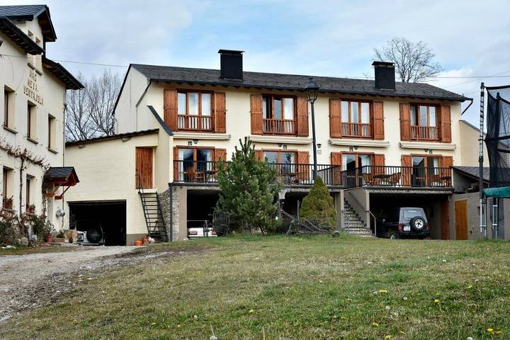 Gîte pour 6 personnes, avec jardin et vue, animaux acceptés à Puigcerdà - 3