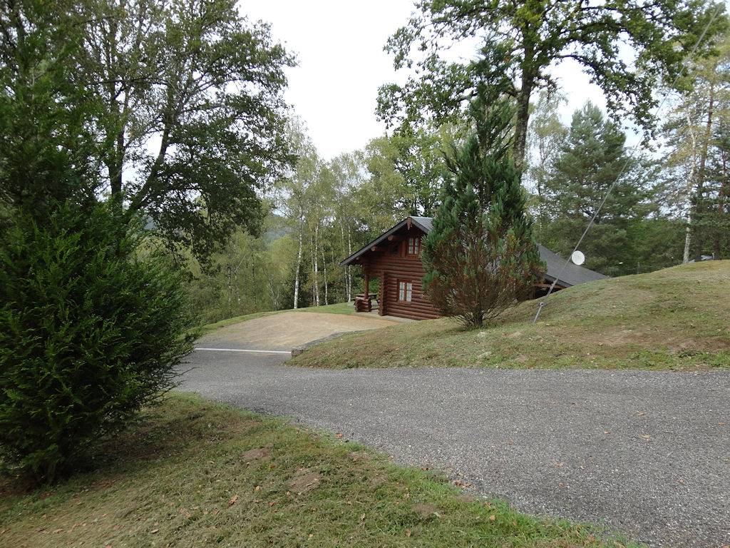 Location chalet fuste avec vue sur le Lac in Marcillac-la-Croisille, Région de Tulle