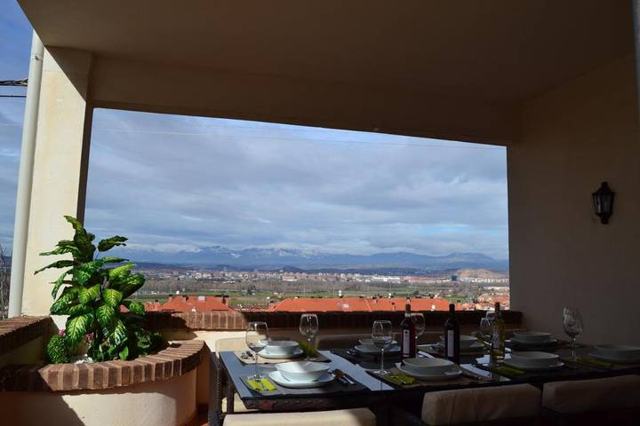 Apartamento de vacaciones para 8 personas, con vistas y terraza - 1