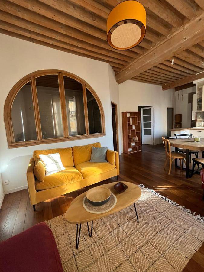 Gîte pour 4 personnes à Champagne-au-Mont-d'Or - 2