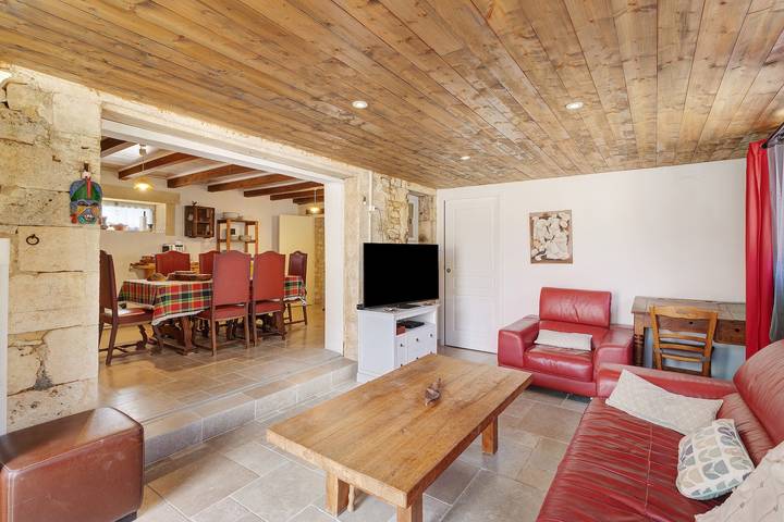 Location de vacances pour 4 personnes, avec jardin, adapté aux familles à Jayac - 4