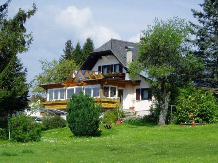Ferienwohnung für 2 Personen, mit Garten und Pool, kinderfreundlich in Wernberg
