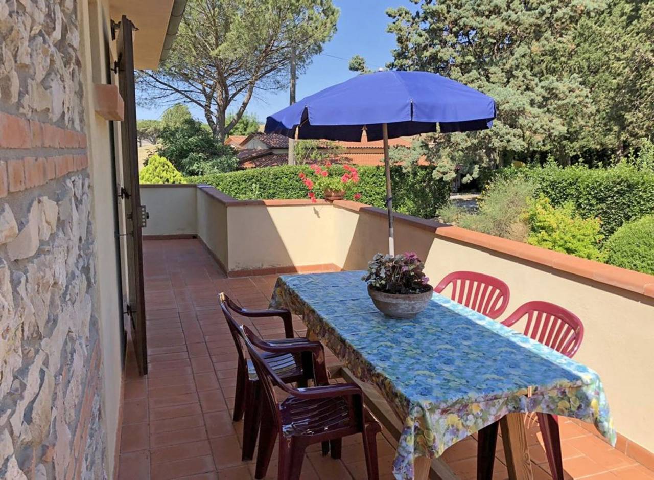 Appartement entier, Appartement "1" avec piscine partagée, Wi-Fi et climatisation in Montecatini Val di Cecina, Côte des Étrusques